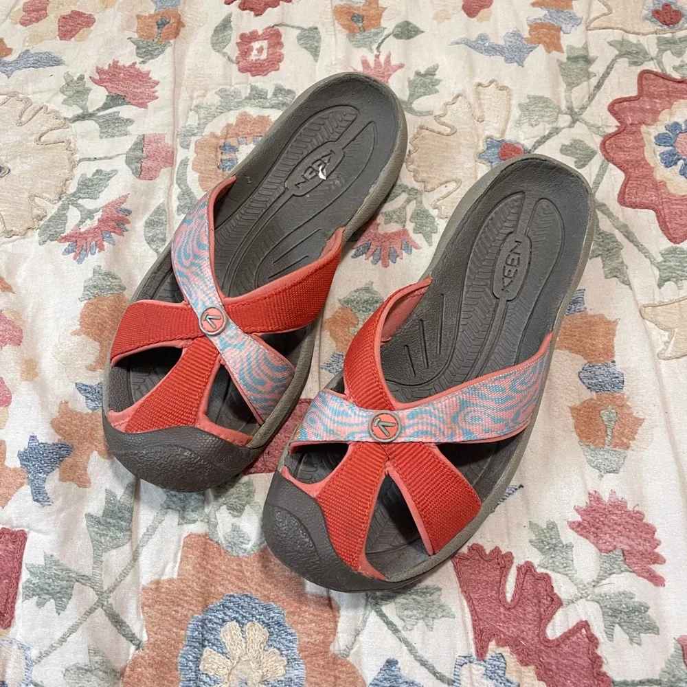 Keen Women 7.5/38 Bali Sandal Pink Orange Blue Sandal Toe Protecting Flip Flop